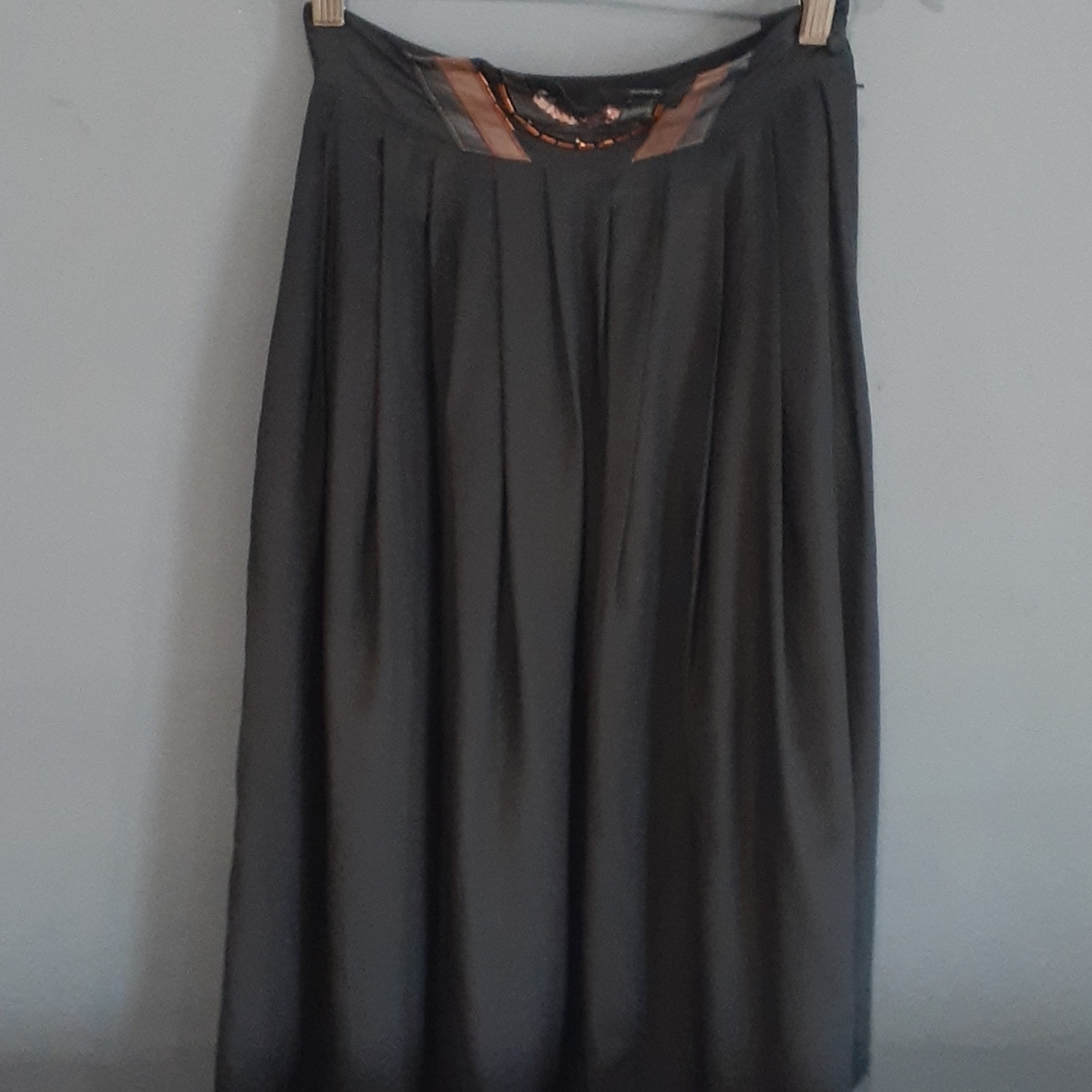 Cedars vintage   Black  silk skirt size 6